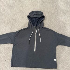 Vuori half zip hoodie size Small